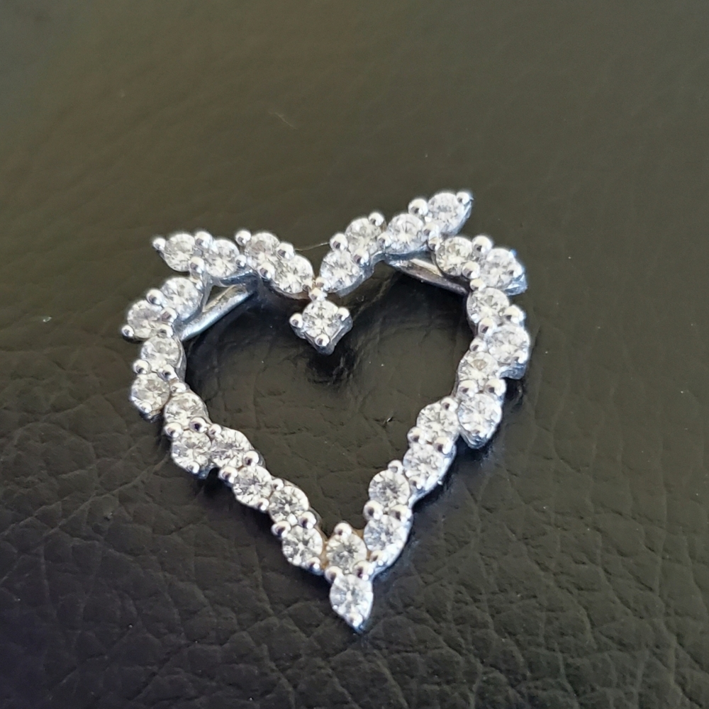 14K White Gold Pendant
